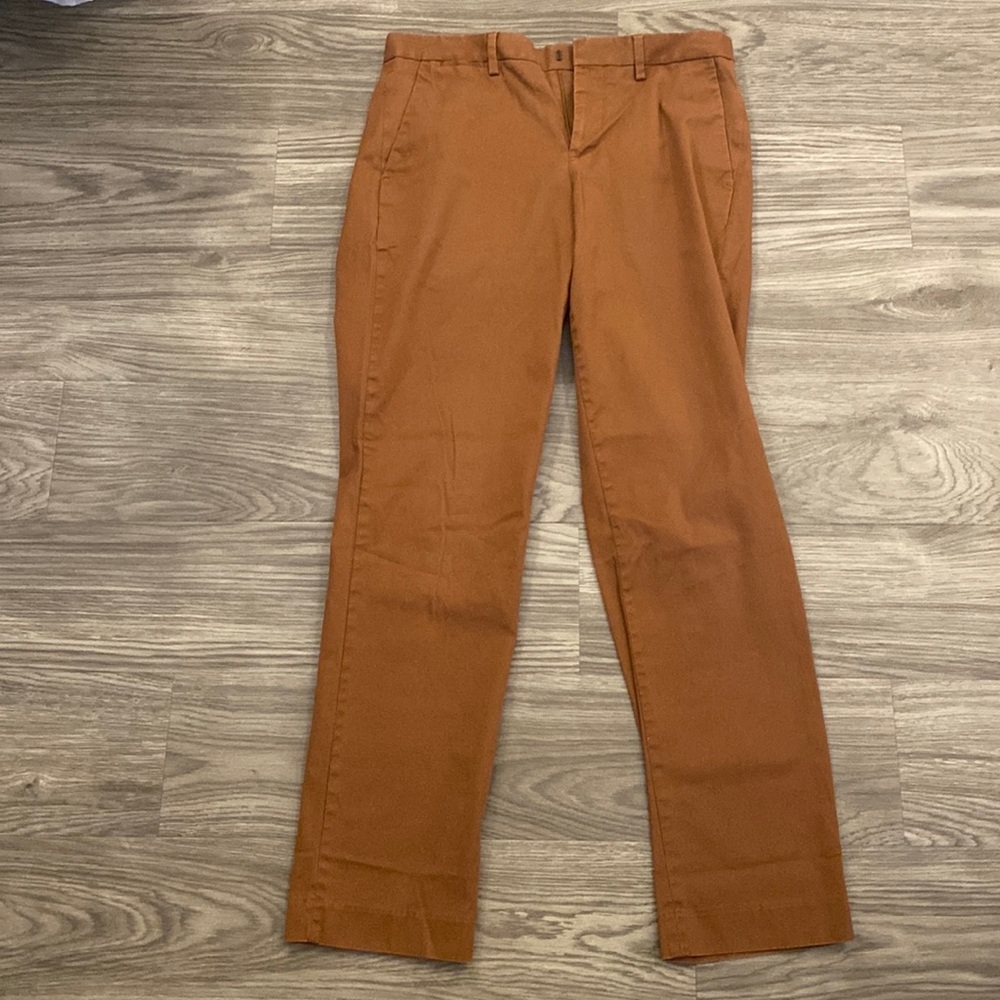Men’s Express photographer pants.